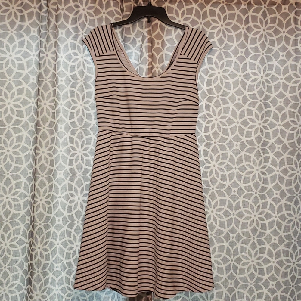 Torrid Sz1 B&W Criss-Cross Back Dress